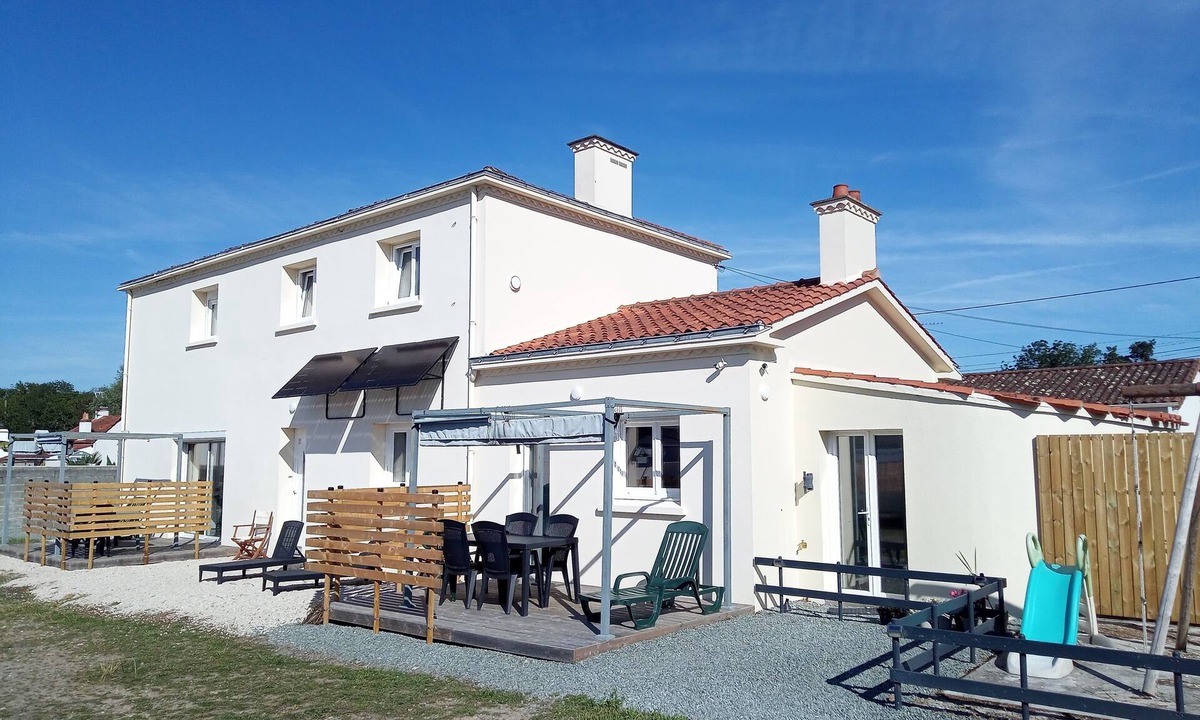 Challans Apartment | R & C - Room and Calm