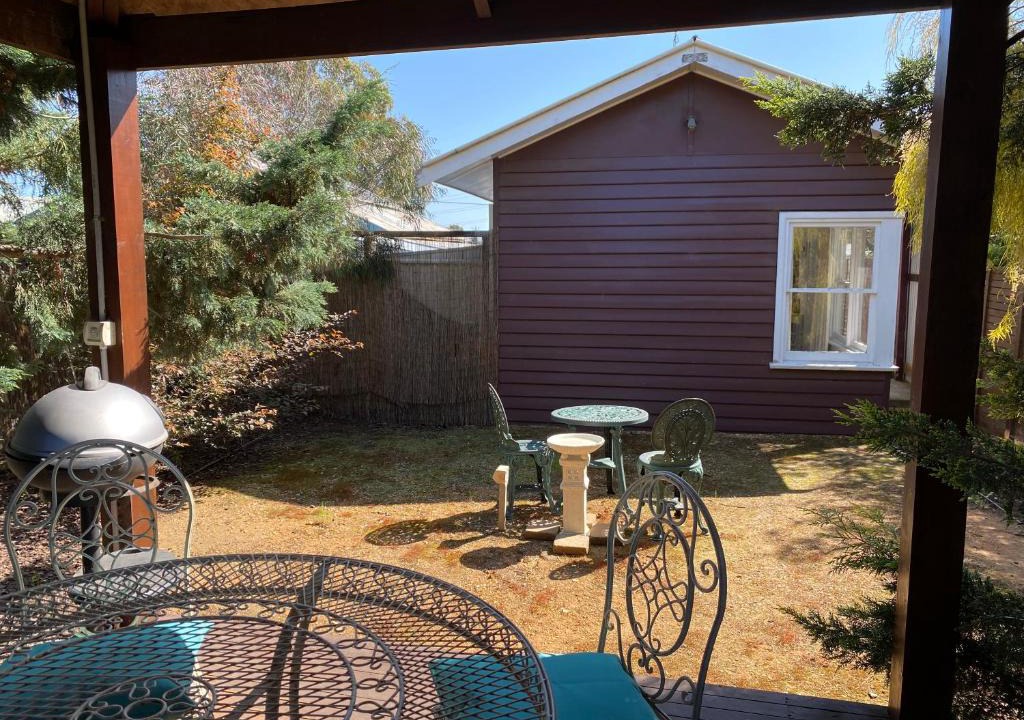 Maryborough House | R&R Blue Diamond Luxury Studio Maryborough, Vic