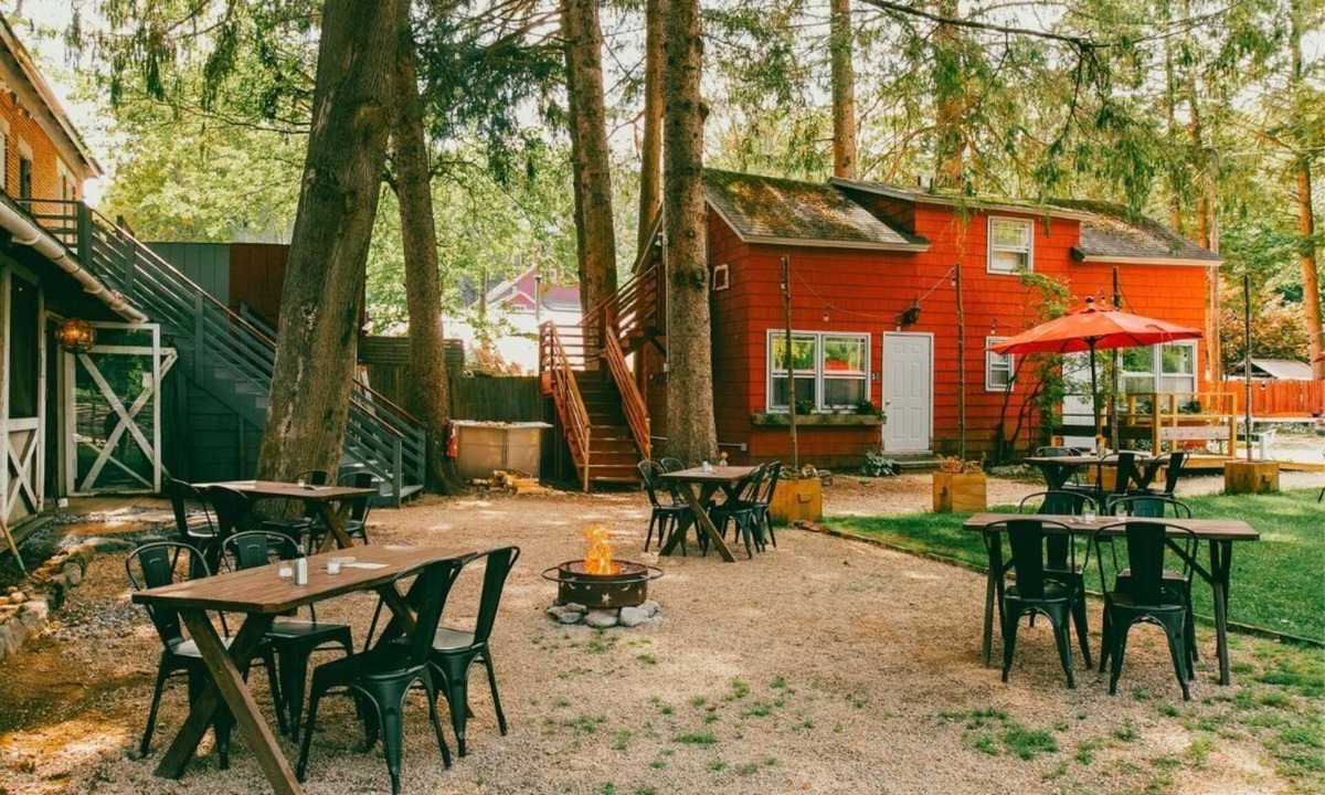 Sheffield Hotel | Race Brook Lodge