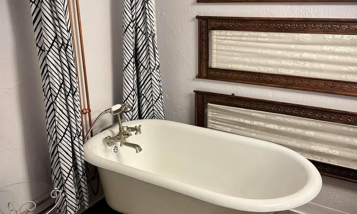 Sedalia Apartment | Rachel’s Katy Trail Basement Apartment