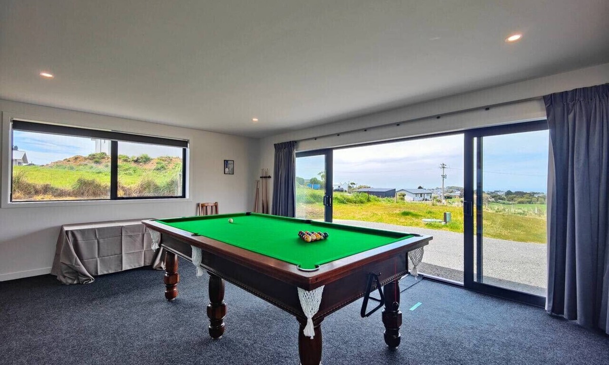 Riverton House | Rack n Relax Riverton