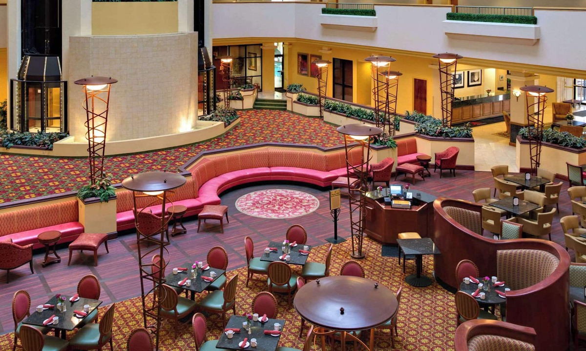 Cedar Rapids Hotel | Radisson Hotel Cedar Rapids