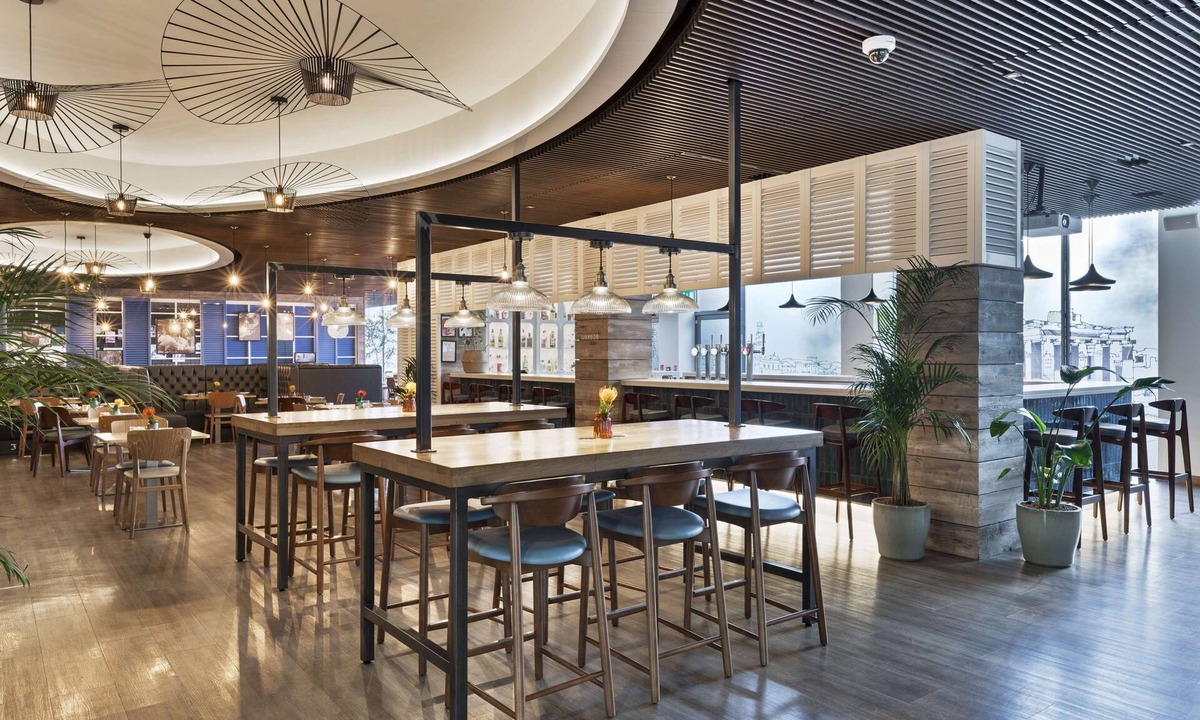 Heathrow Villages Hotel | Radisson Hotel & Conference Centre London Heathrow