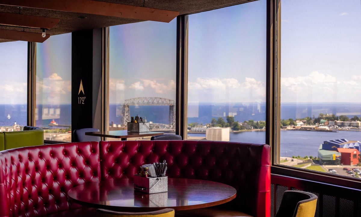 Downtown - Waterfront Hotel | Radisson Hotel Duluth - Harborview