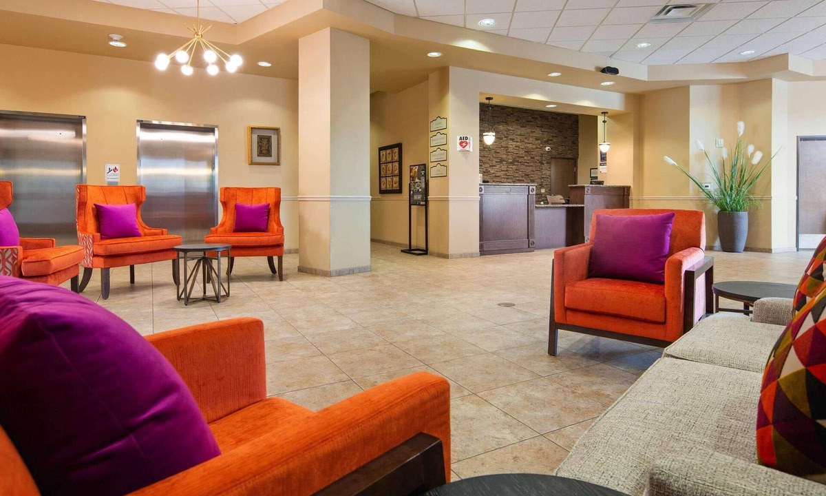 River Falls Hotel | Radisson Hotel River Falls