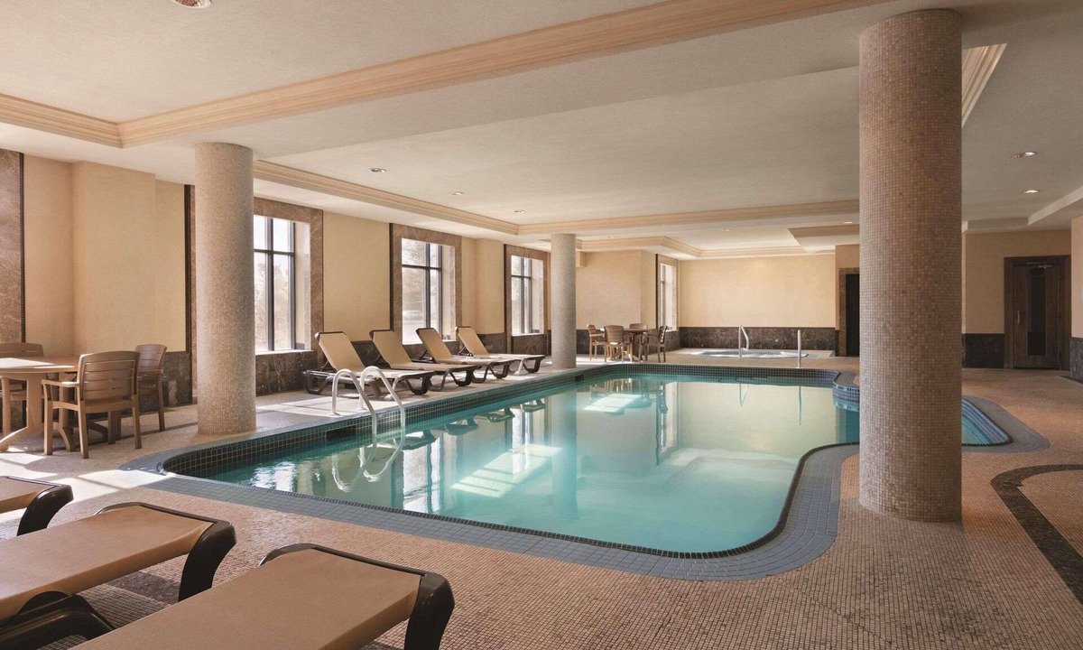 Gateway Hotel | Radisson Hotel Toronto Airport West