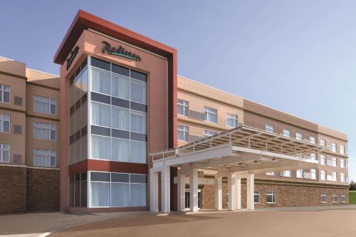 Fredericton Hotel | Radisson Kingswood Hotel Fredericton, NB