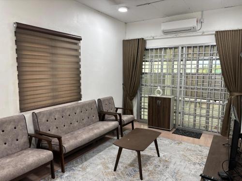 Teluk Intan House | Rafeeqs Homestay