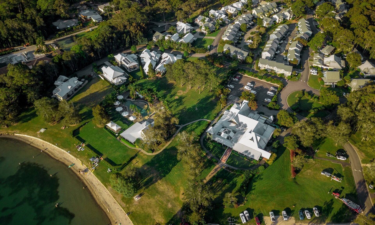 Cams Wharf Apartment | Raffertys Resort