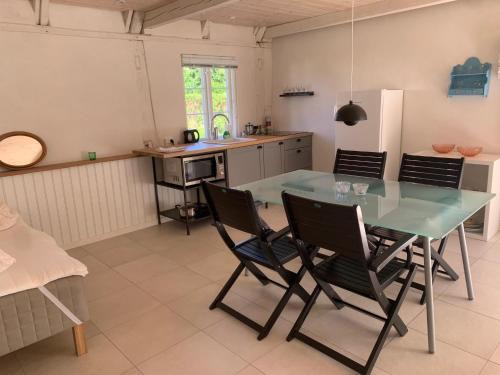 Nyord Hostel | Ragnhilds Gård, Hostel Vandrerhjem