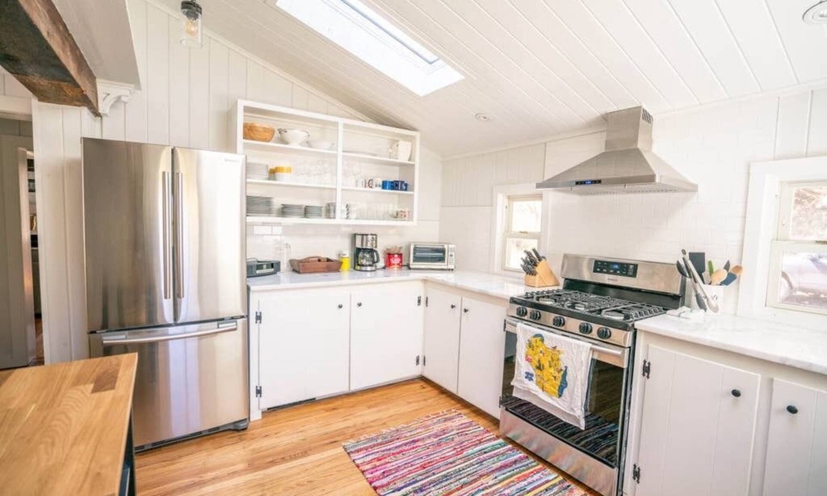 Kingston Cottage | Rail Trail Cottage: Charming Kingston Home