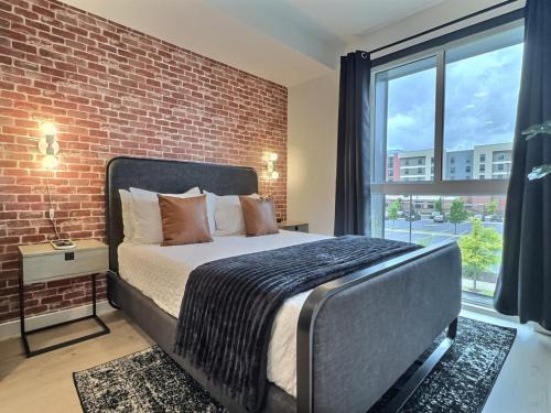 Five Points South Apartment | Railroad Park Reset, Modern Space