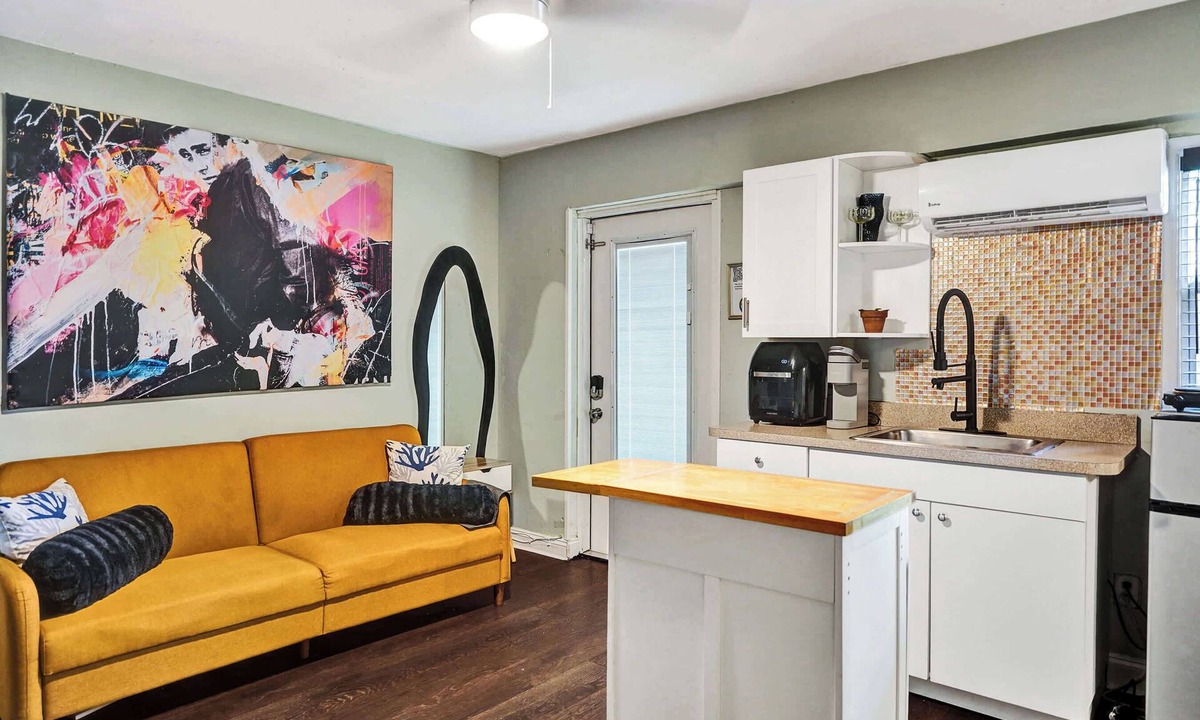Coral Heights Apartment | Rainbow Falls 4 Stay for 2