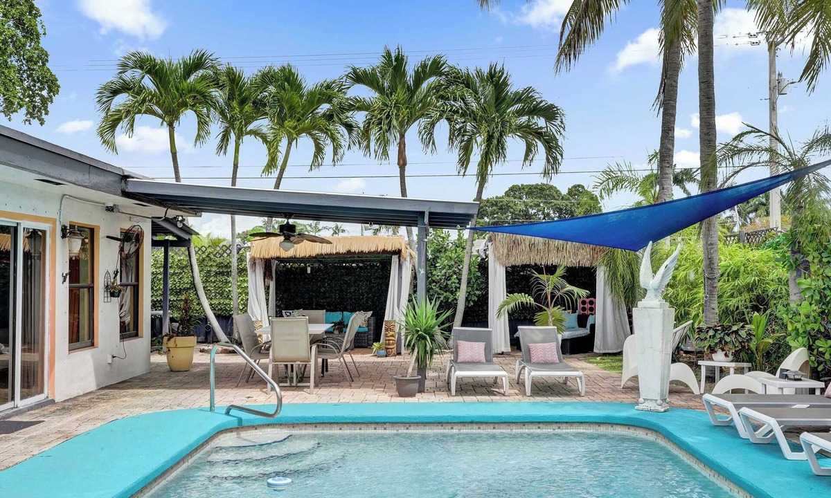 Coral Heights House | Rainbow Falls Estate For 8