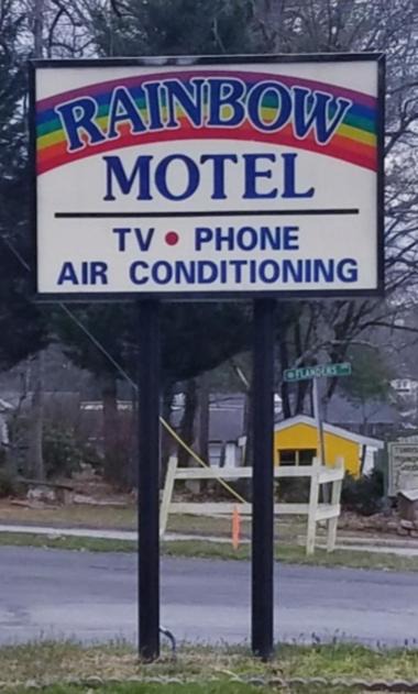 Hendersonville Hotel | Rainbow Motel