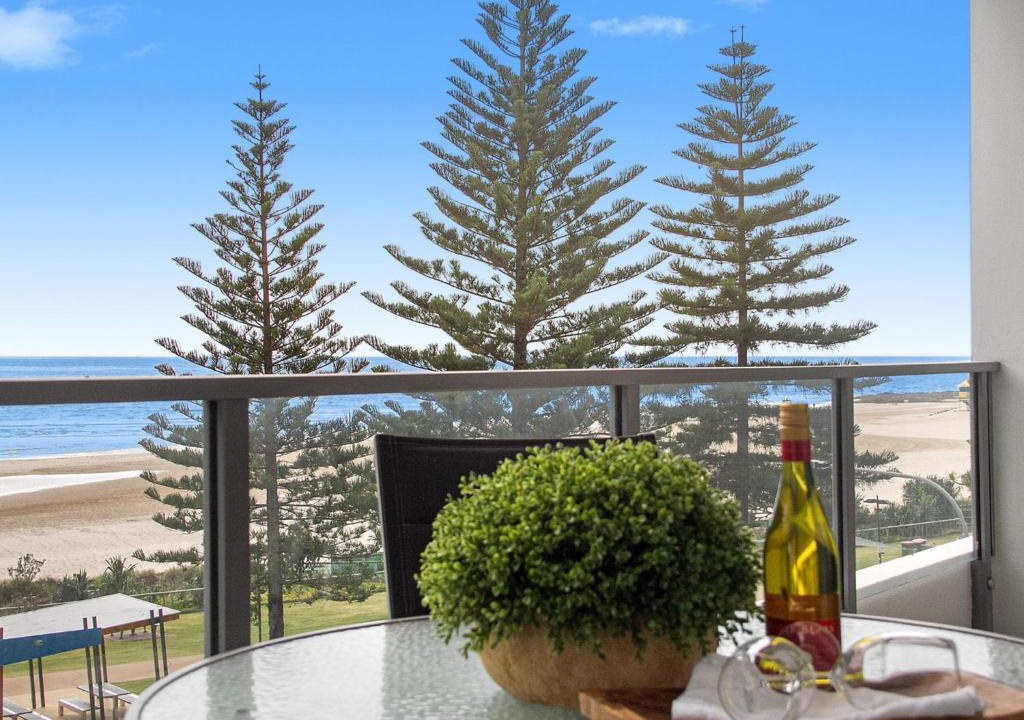 Coolangatta Apartment | Rainbow Pacific Unit 10