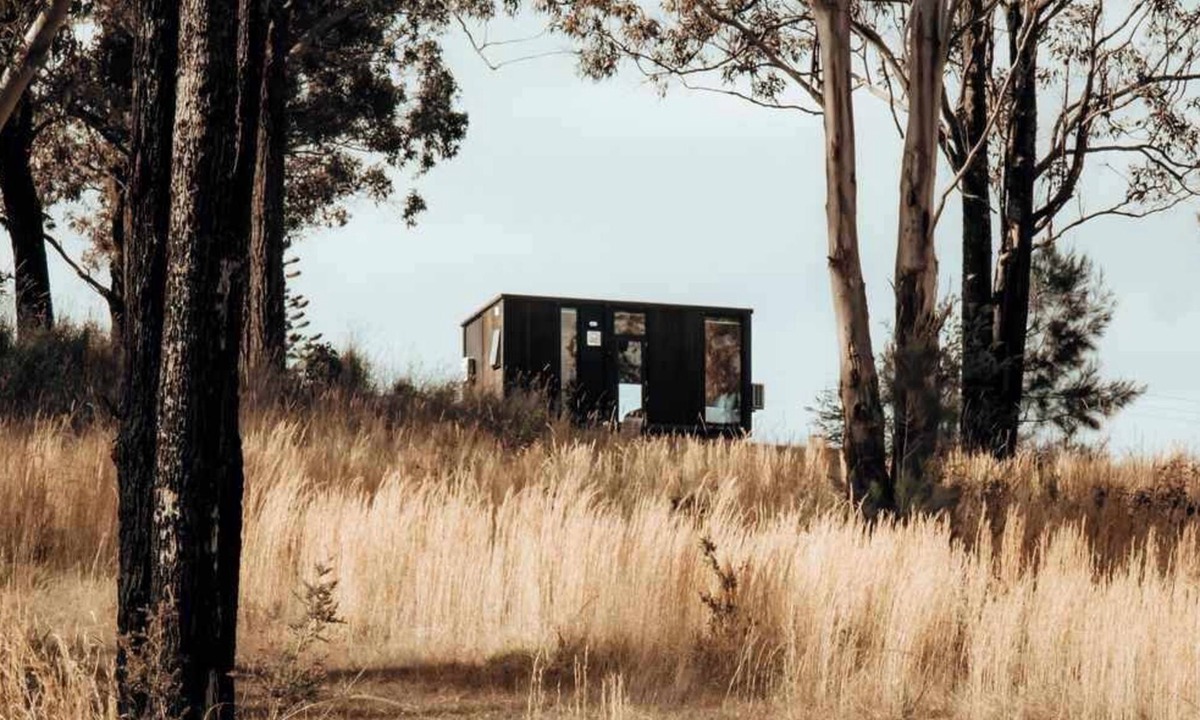 Rainbow Flat House | Rainbow Retreat by Tiny Away