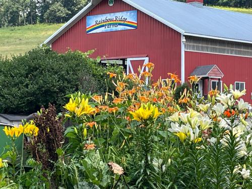 Onalaska Bed & Breakfast | Rainbow Ridge Farms