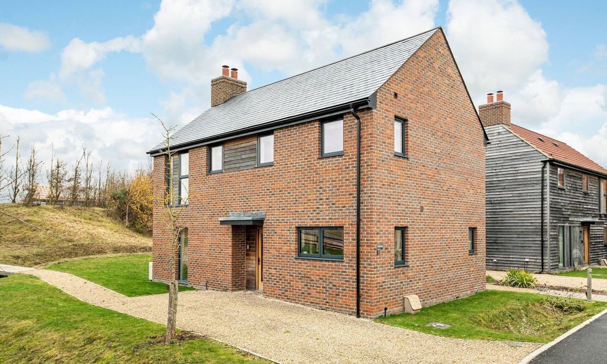 Holworth House | Rainbows (BV17), Silverlake, Dorset