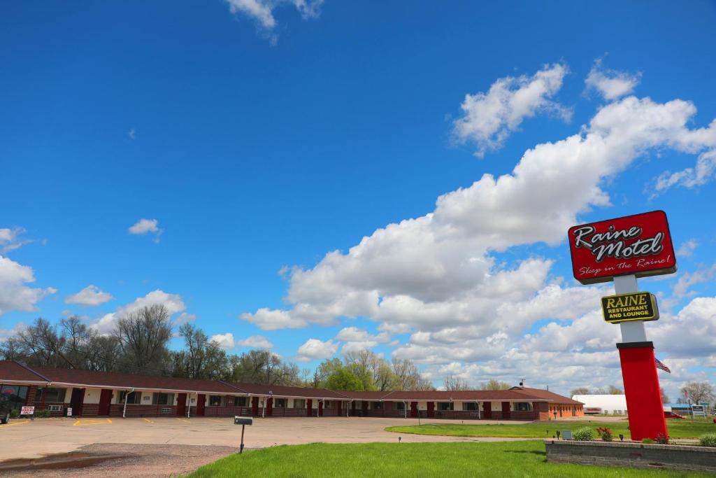 Valentine Hotel | Raine Motel