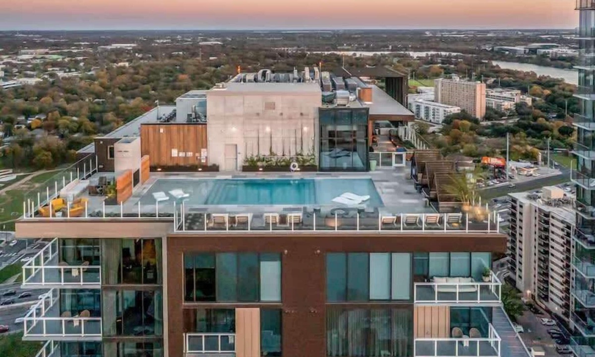 Rainey Street Historic District Apartment | Rainey St LuxuryCondo w/Balcony