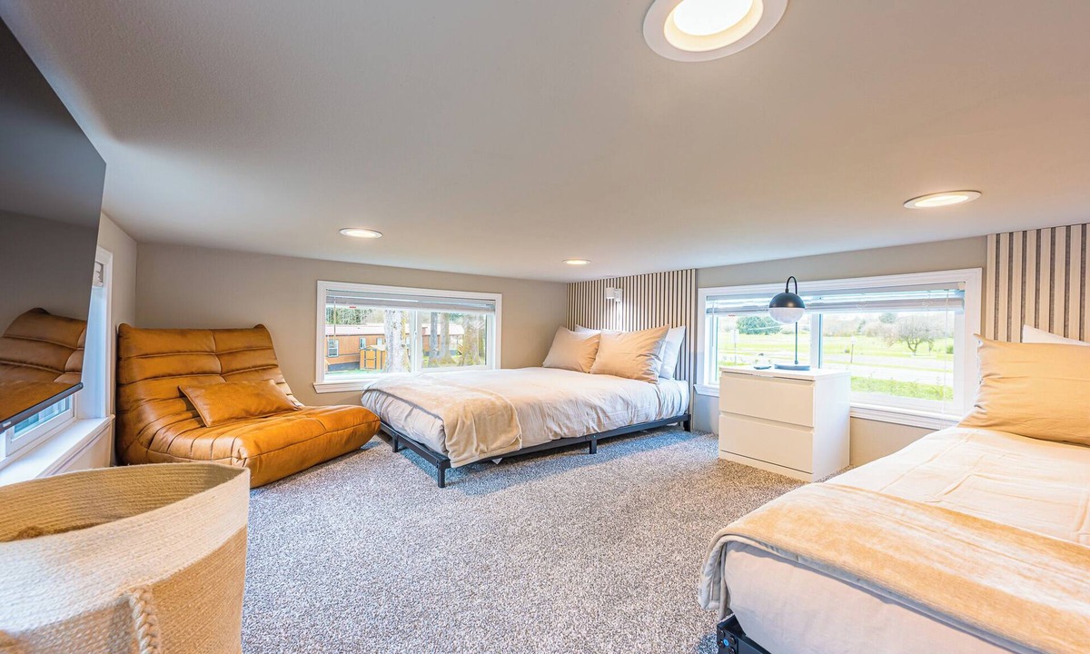 Forks Cabin | Rainforest Tiny Home Retreat: Nordic