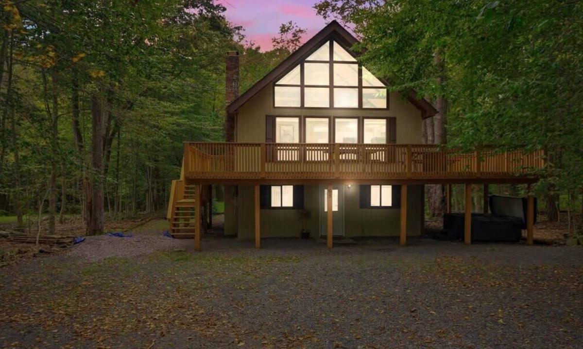 Gouldsboro Ski Chalet | Raised A Frame Chalet | Big Bass Lake | Hot Tub