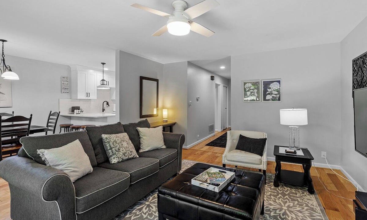 Meredith Woods House | Raleigh Retreat close to NCState, DWNTN and Rex