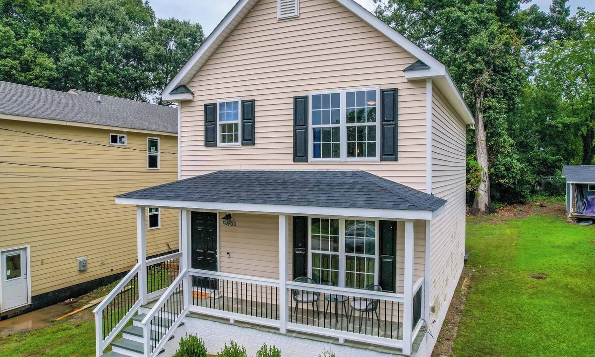 Northwest Raleigh House | Raleigh Retreat: Fire Pit, Patio & Workspace