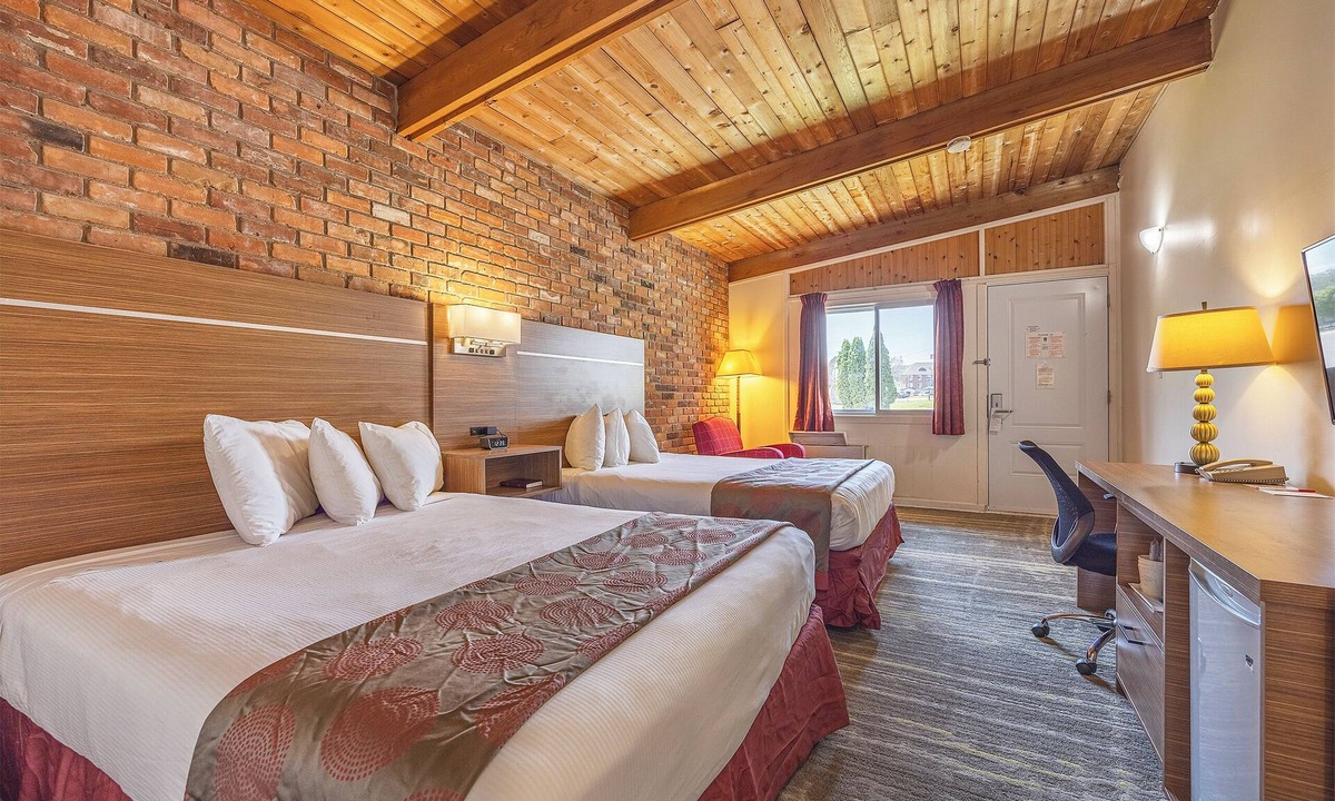 Gananoque Hotel | Ramada by Wyndham 1000 Islands/Gananoque
