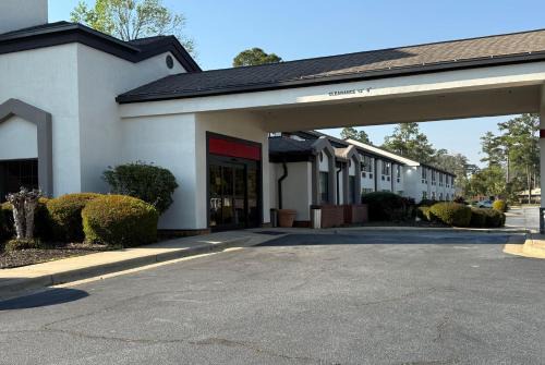 Albany Hotel | Ramada by Wyndham Albany GA