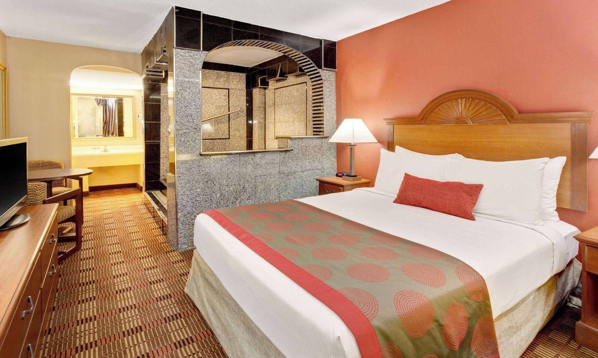 Catonsville Hotel | Ramada by Wyndham Baltimore West