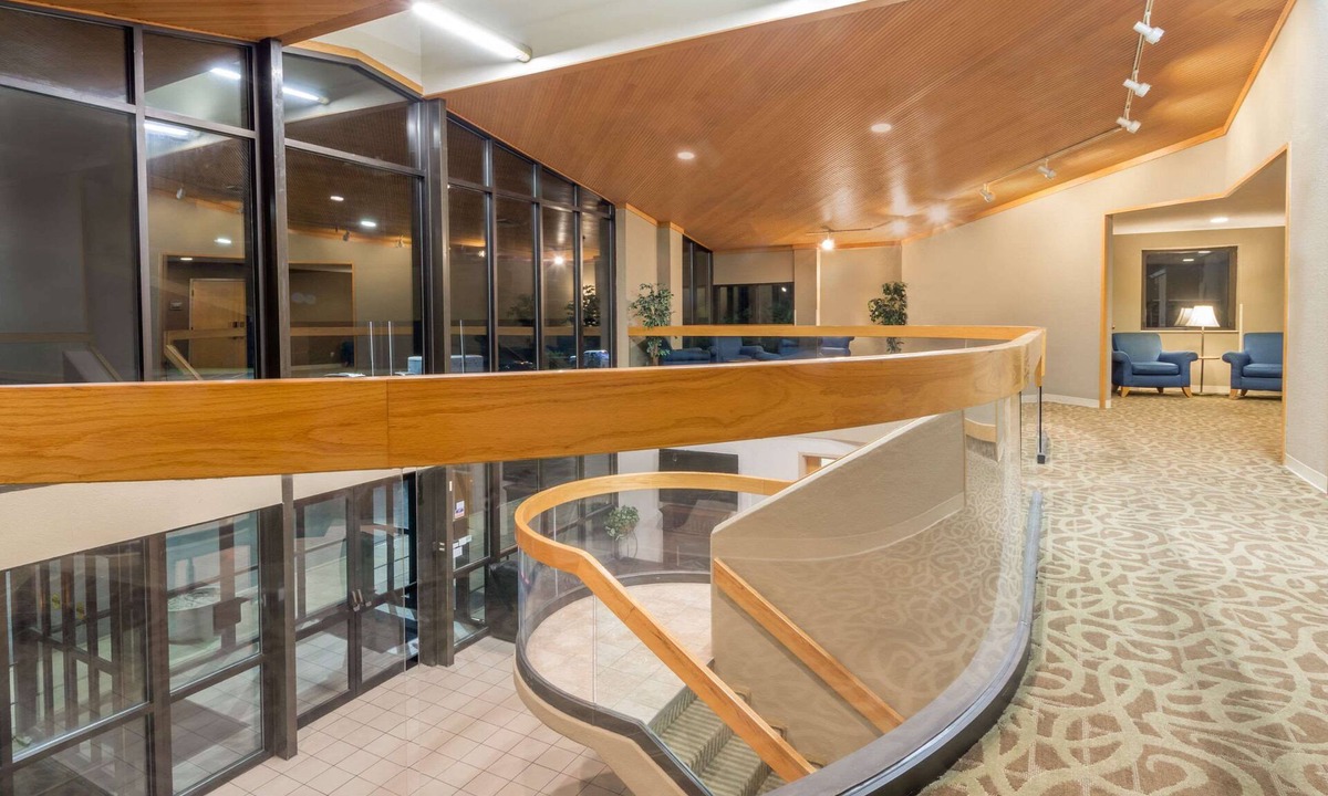 Columbus Hotel | Ramada by Wyndham Columbus North
