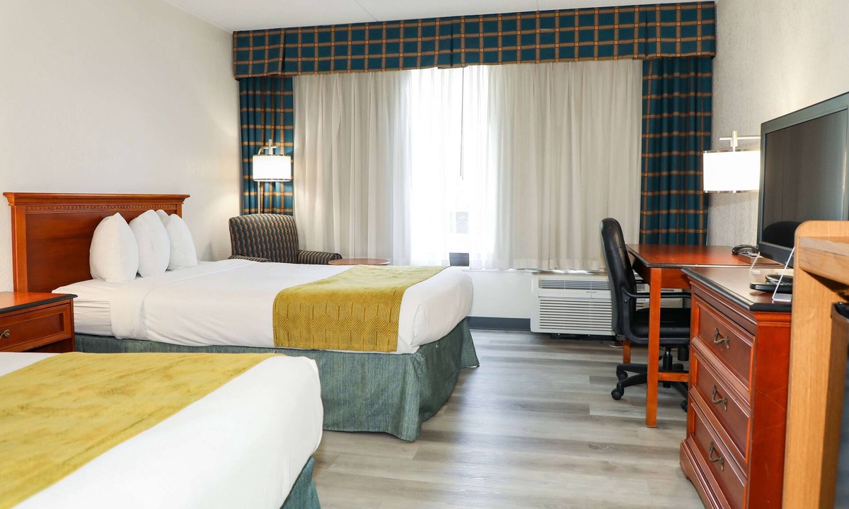 Cumberland Hotel | Ramada by Wyndham Cumberland Downtown