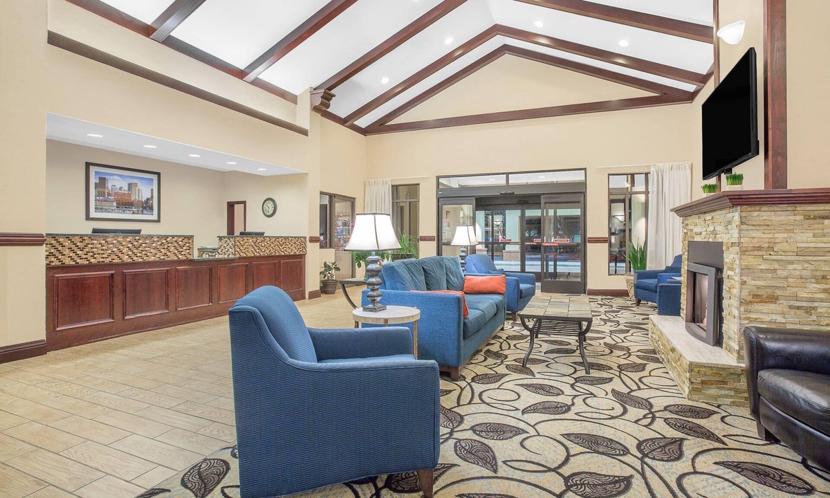 Dupont Hotel | Ramada by Wyndham Denver International Airport