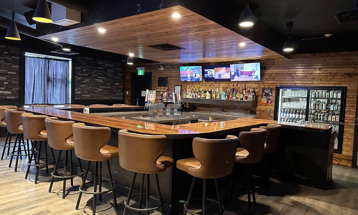 Estevan Hotel | Ramada by Wyndham Estevan