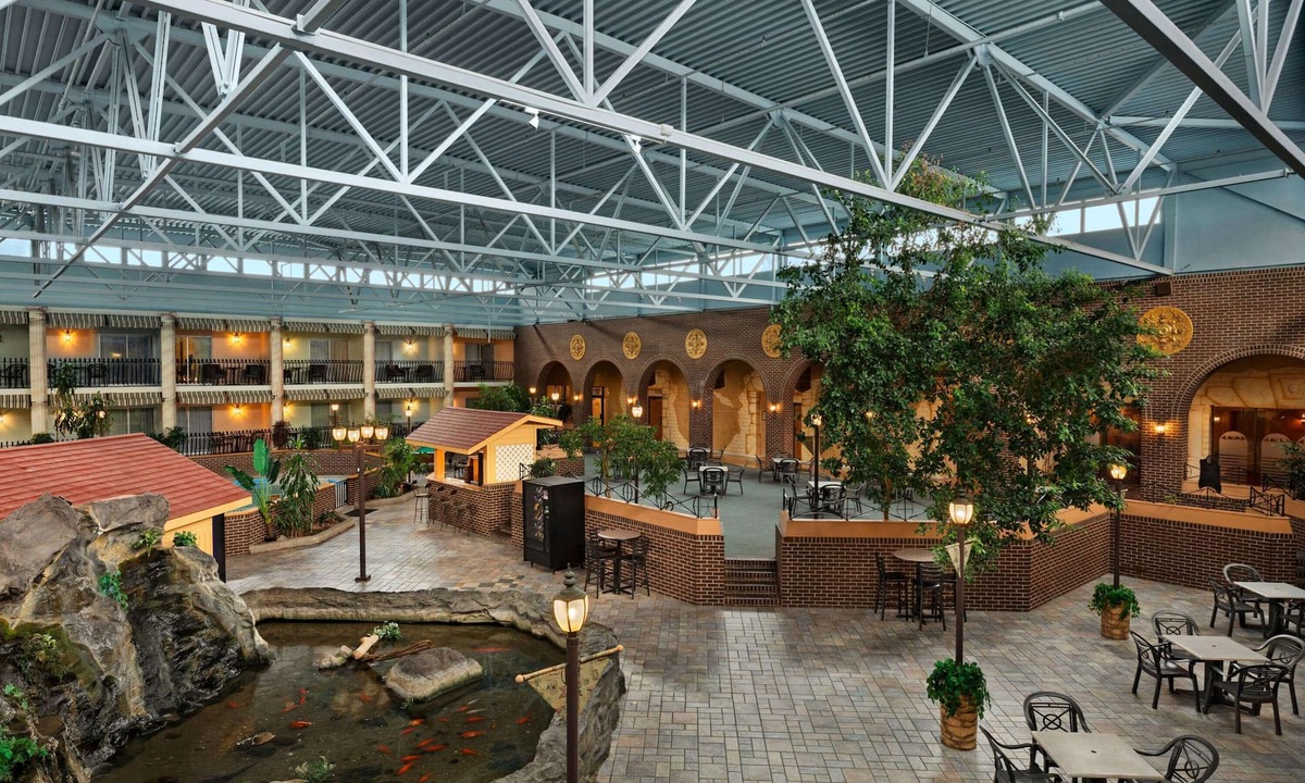 Fredericton Hotel | Ramada by Wyndham Fredericton