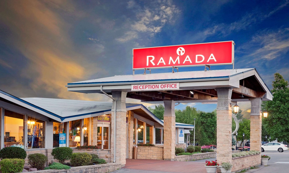 Gananoque Hotel | Ramada by Wyndham Gananoque Provincial Inn