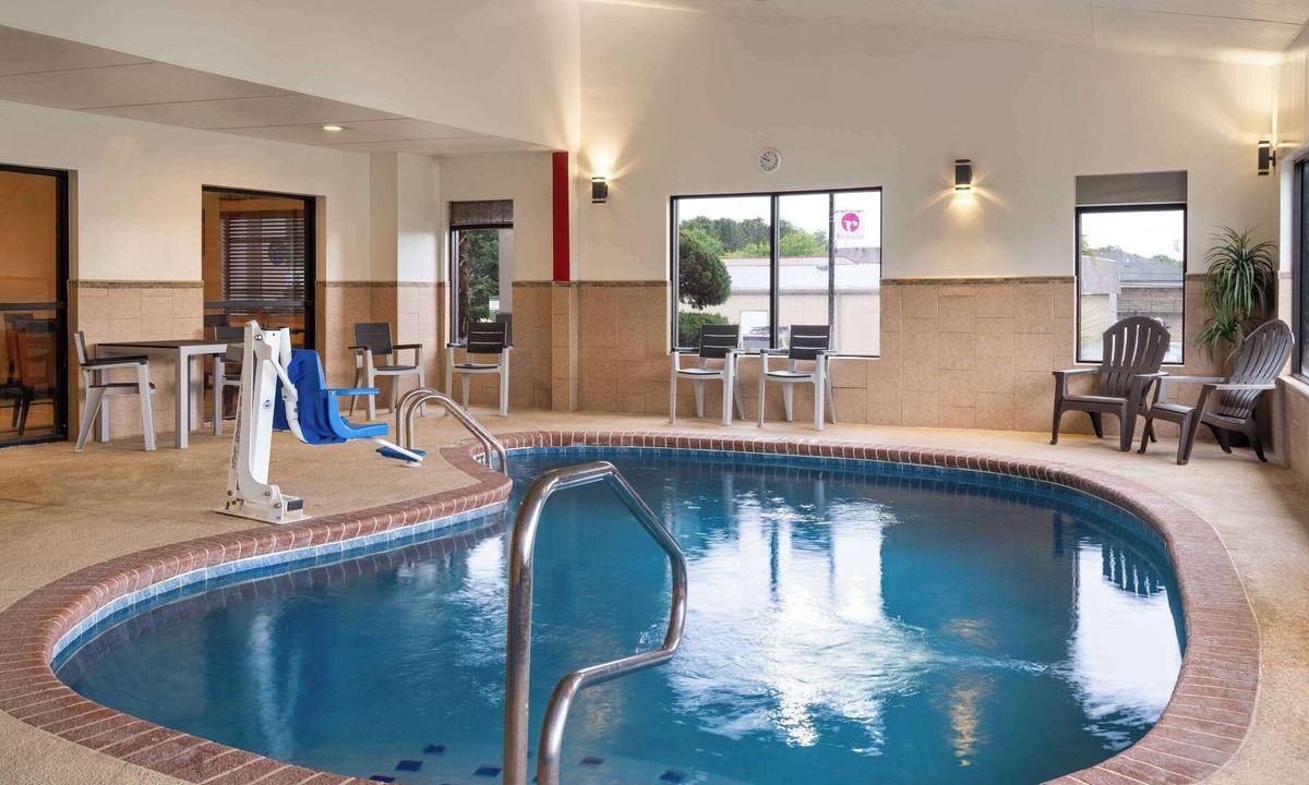 Locust Grove Hotel | Ramada by Wyndham Locust Grove