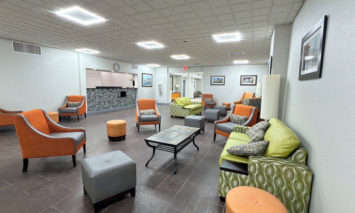 Natrona Hotel | Ramada by Wyndham New Kensington