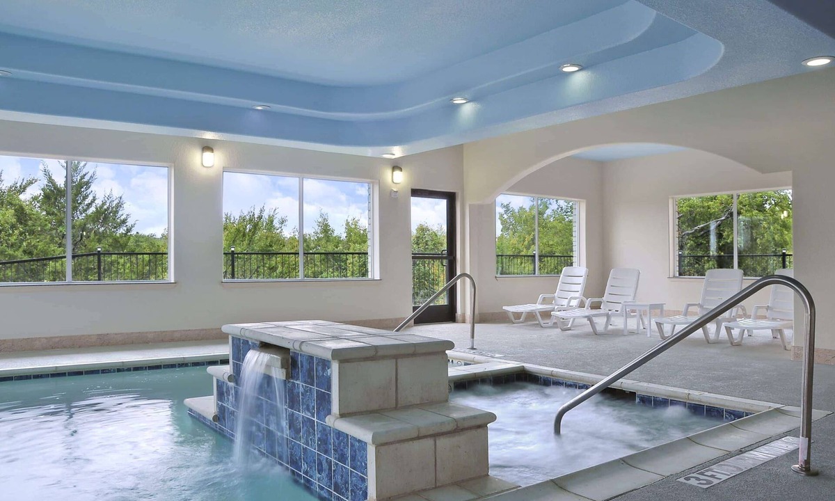 Hewitt Hotel | Ramada by Wyndham South Waco
