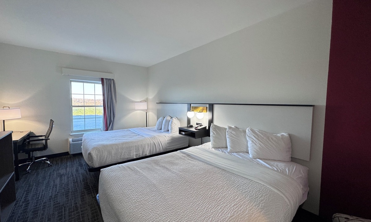 Sparta Hotel | Ramada by Wyndham Sparta/At Speedway