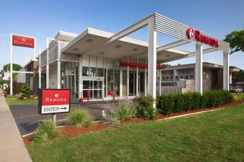 Rockville Centre Hotel | Ramada by Wyndham Rockville Centre