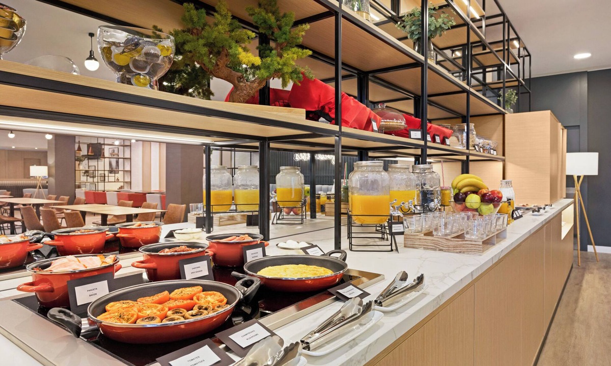 Almussafes Hotel | Ramada by Wyndham Valencia Almussafes