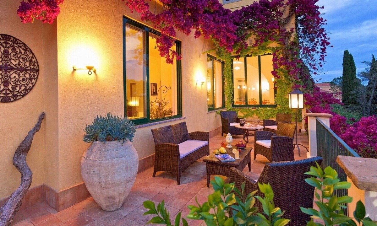 East Lake Hills House | Rambler close to Robinswood