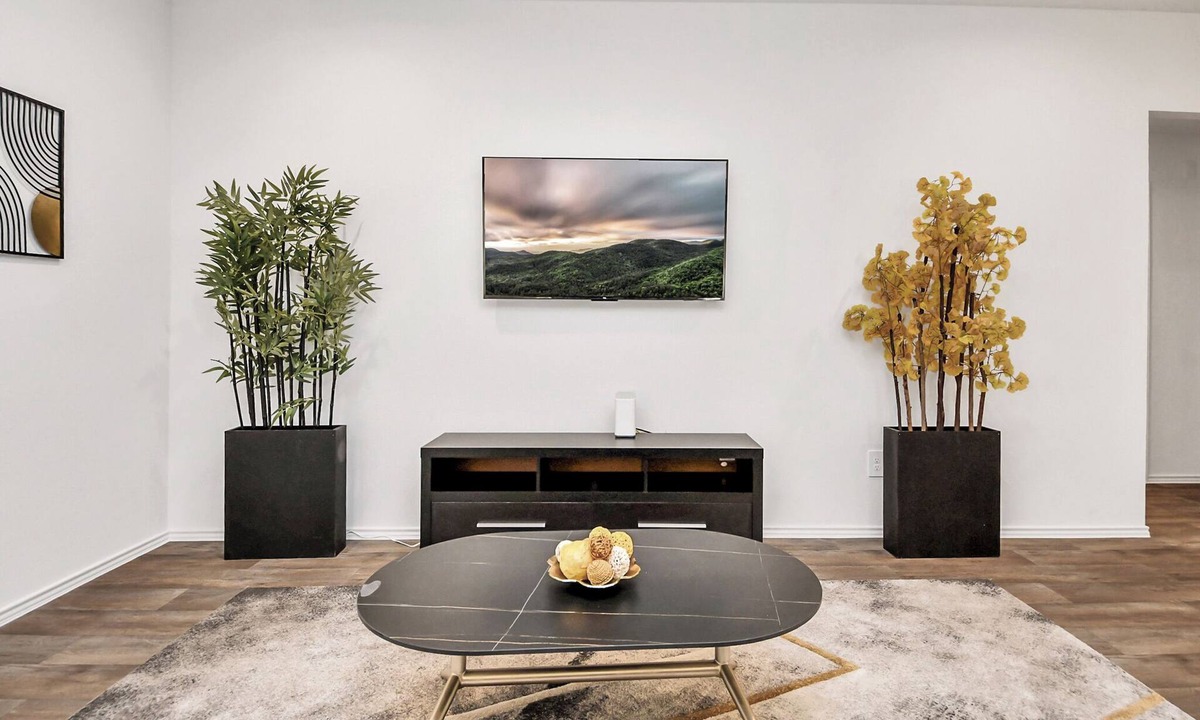 Barker House | Rammies 3-bedroom Cozy house with community Pool Access in Fulshear