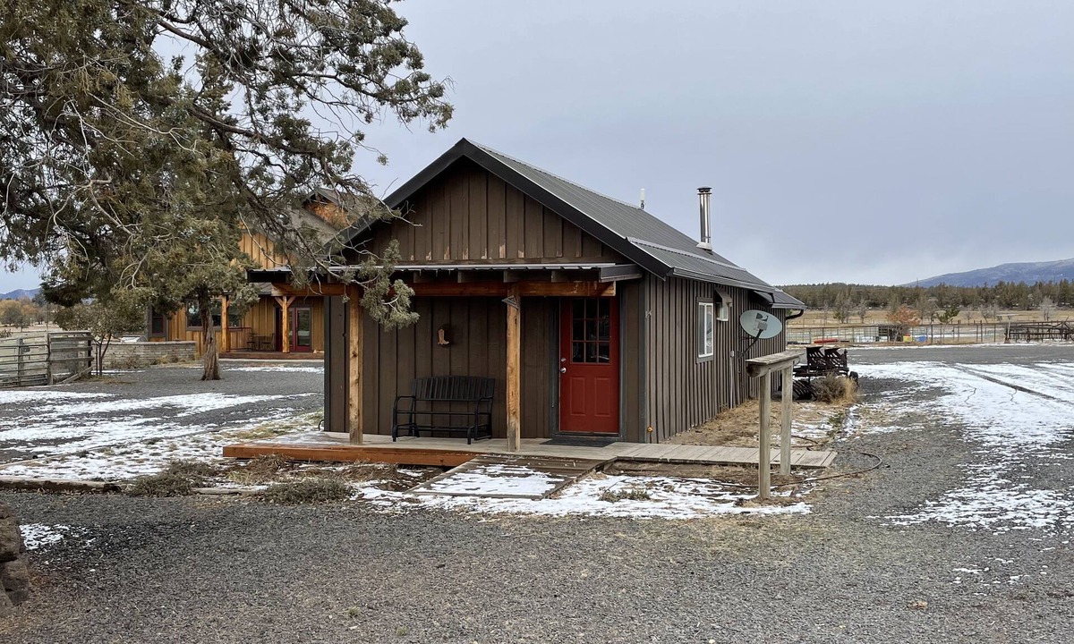 Powell Butte Cabin | Ranch Bunkhouse - beautiful views, working ranch experience!