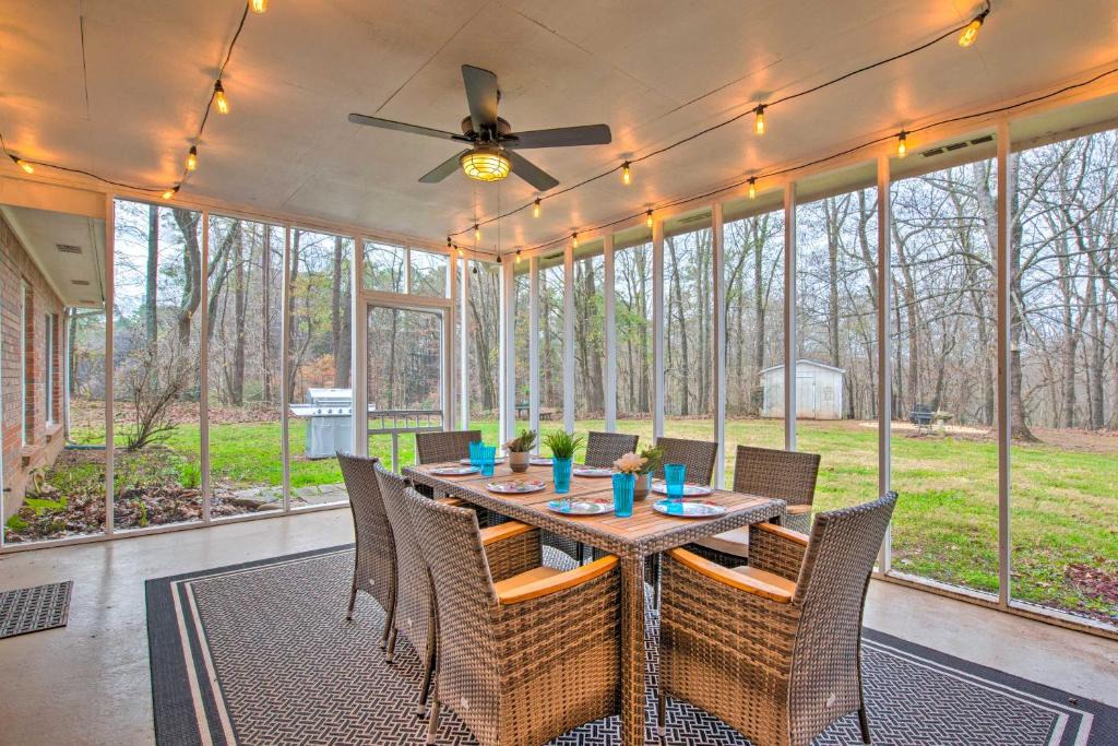 Euharlee House | Ranch Home with Front Porch on Etowah River!