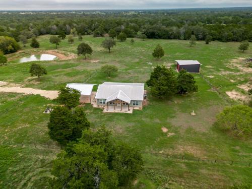 Smithville House | Ranch Oasis on 15 Acres