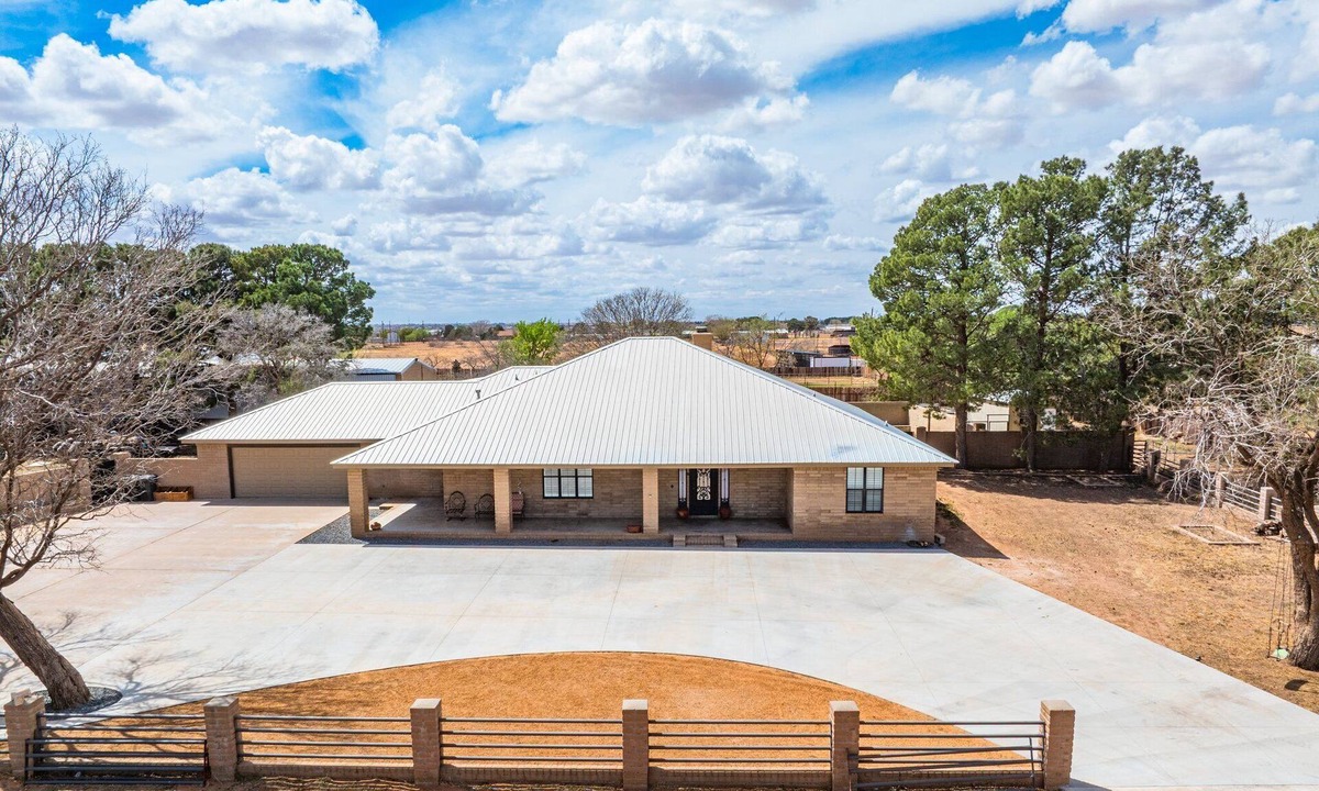 Midland House | Ranch Oasis on 3 Acres w/Pool, Outdoor Kitchen, RV Parking, Sauna, Gym & More!